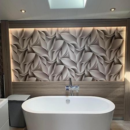 Muscovy Lodge With Hot Tub At Tattershall Lakes Country Park Екстериор снимка