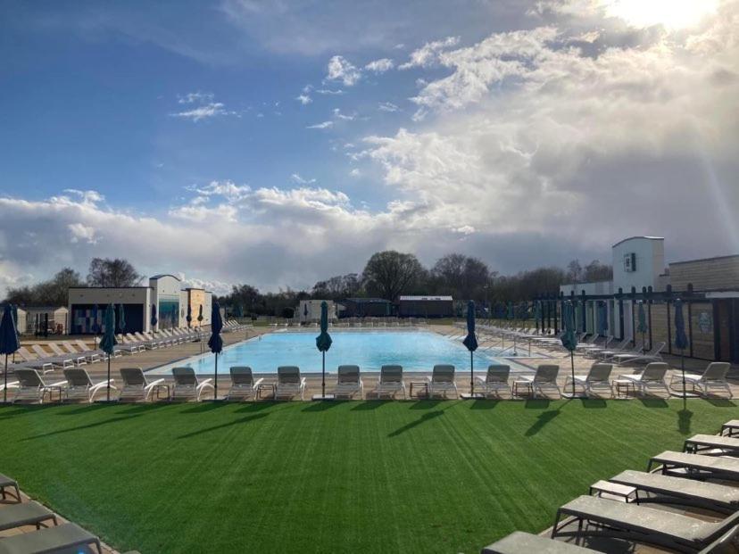 Muscovy Lodge With Hot Tub At Tattershall Lakes Country Park Екстериор снимка